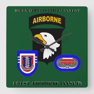 3RD TAR TID PÅ det 187TH LUFTBURNA INFANTERIT Fyrkantig Klocka
