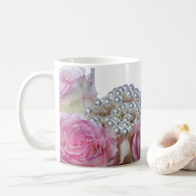 4008-Rosa och Vit ros med pärlkaffe Mugg (Med munk)