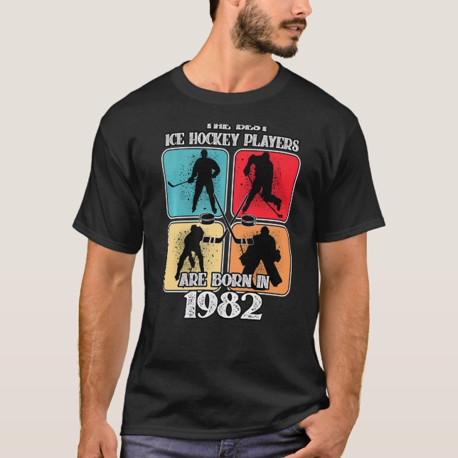 40-åriga ishockeyspelare 1982 40:e födelsedagen V T Shirt (Framsida)