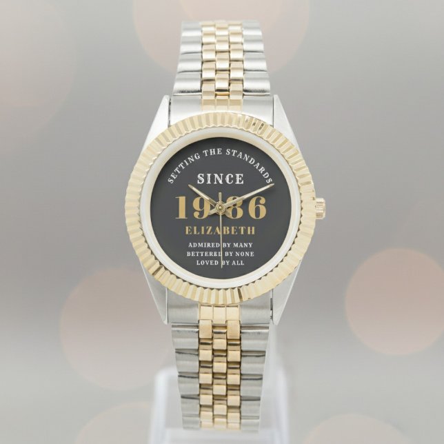 40-årsdag 1986 Elegant svart vit Chic Armbandsur (Born 1986 birthday watch. Background out of focus.)