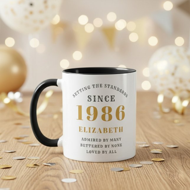 40-årsdag 1986 Lägg till namn Elegant Mugg (Born 1986 birthday gift mug. Wood table out of focus background.)
