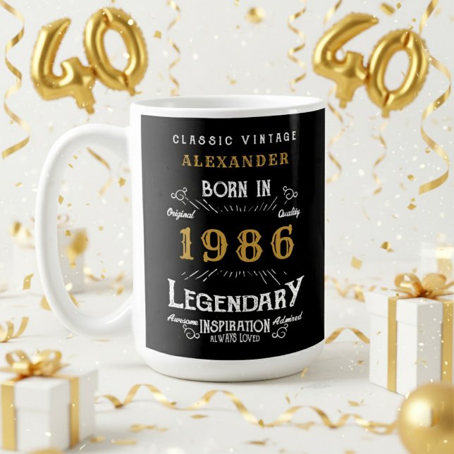 40-årsdag 1986 Legendarisk Retro Kaffemugg (1986 coffee mug with a white and gold background)