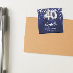40-årsdagen av marinblå silver-stjärnor magnet<br><div class="desc">För en 40-årsdag i party. En marin blå bakgrund färg med faux silver-stjärnor. Den blå färg är ojämn. Lägg till ditt namn,  text. Du kan använda som Spara datumpåminnelse för gästerna,  festen eller som en keepsaké.</div>