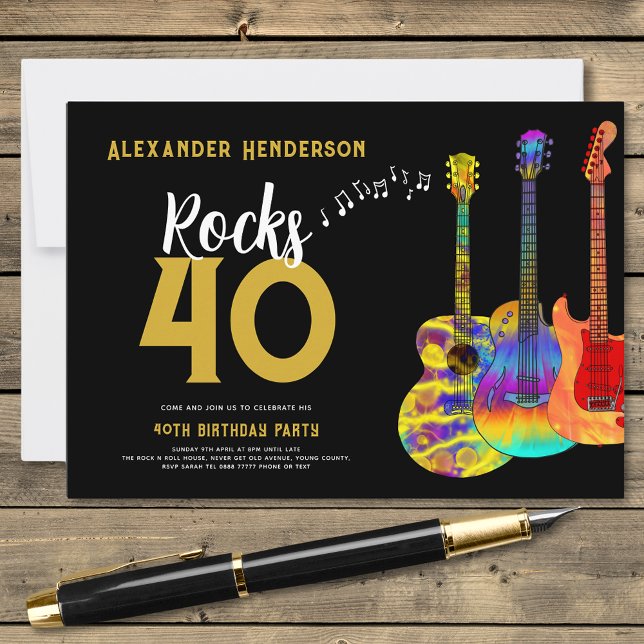 40-årsfest Musik Gitarr Rocks 40 Inbjudningar (Rock and roll 40th birthday party black and gold invitation with name rock 40 and colorful guitars)