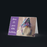 *40:e* BIRTHDAY GNOME SÄGER PÅ DIN VÄG TILL 50! Ko Kort<br><div class="desc">DU ÄR "SÅ SPECIELL" ATT DU FÅR DENNA ADORABLE GNONE PÅ DIN ***50 BIRTHDAY****** OCH KOMMER IHÅG HÄR PÅ ZAZZLE OCH ALLA 8 AV MIN LAGRING ATT DU INTE BARA KAN ÄNDRA "ÅLDERN" PÅ KARTONGEN UTAN "VÄLDIGT INSIDE OCH UT".</div>