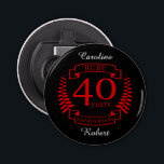 40:e Bröllop ANNIVERSARY RUBY Flasköppnare<br><div class="desc">En design för att fira ditt 40 år giftermål. Den här designen har en röd (ruby) färgad lagerdesign på en svart bakgrund. Ruby är den traditionella gåvan till tillfälle. Texten lyder Ruby 40-årsdagen. En romantisk design för att fira ditt 40:e år i giftermål. Om du vill ha hjälp med att...</div>
