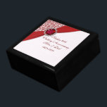 40:e Bröllop-årsdagen av Gift-boxen Smyckeskrin<br><div class="desc">En Digitalbcon Bilder Design med temat Ruby Red färg med en rad olika bilder, former, mönster, stilar och typsnitt i anpassningsbarna i denna enhandsartikel med "Ruby Bröllop-årsdagen". Den här attraktiva och elegant designen är komplett med anpassningsbar text som skriver till kostym till ditt eget speciella tillfälle och gör perfekten till...</div>