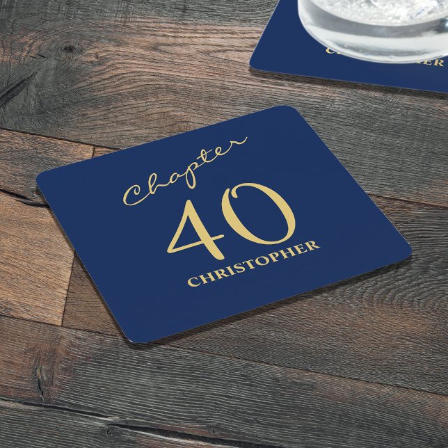 40:e födelsedag Blått Guld Kapitel 40 Underlägg Papper Kvadrat (Personalized 40th birthday paper coasters in blue and gold.)
