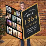 40:e födelsedagen 1984 Fotomall Giant<br><div class="desc">Fira din älskade 40-årsdag i stil! Det här unika jumbo-legendariska roliga kortet har en svart och guld vintage stil och anpassar sig efter namn och det år du väljer, plus dina favoritfoton på 12 bilder. Ge är en unik, minnesvärd gåva som kommer att ge ett leende till den speciella födelsedagsmannens...</div>