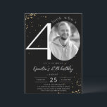 40:e födelsedagsinbjudan till Black Guld med foto Inbjudningar<br><div class="desc">Det 40:e födelsedag med Photo,  Black Guld,  är en del av Bröllop-samlingen. Den här produkten har anpassade fotoavsnitt guld glitter-miniatyrbilder. Klar med dekorativt typsnitt. Utforska mer matchande produkter i vår butik.</div>
