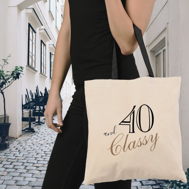 40 och Classy Elegant Black Golden Script Birthday Tygkasse (Skapare uppladdad)