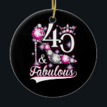 40 och Fabulous 40 Years Old 40th Birthday Diamond Julgransprydnad Keramik<br><div class="desc">Om du eller din mamma-vän som har 40 dagar på party,  är denna 40 & Fabulous-garanti med Girly Rosa High Heel Shoe Krona rhinestones gems print och nummer 40 design coola att fira deras 40-årsjubileum som fantastisk.</div>