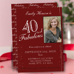 40 och Fabulous Elegant Script Photo Birthday Inbjudningar<br><div class="desc">40 och Fabulous Elegant Script Photo Birthday-inbjudan. Elegant fotot födelsedagsfest inbjudan. Fabulous mönster är på baksidan. Lägg till fotot och anpassa texten på inbjudan. Underbar för en kvinnas 40-årsdag party.</div>