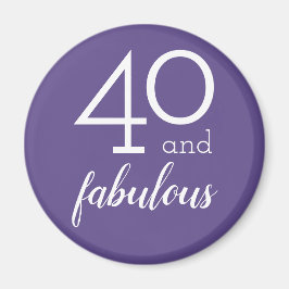 40 och Fabulous | Violet och White Typography Magnet