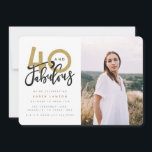 40 och fantastiska fotoinbjudan till födelsedagsfe inbjudningar<br><div class="desc">Fira din 40-årsdag i stil med de här svarta och guld fyrtio och fantastiska födelsedagsinbjudningar party fotoinbjudningar. En modern design med skripttext och fet grafik. Ändra färg för att anpassa. En del av en samling.</div>