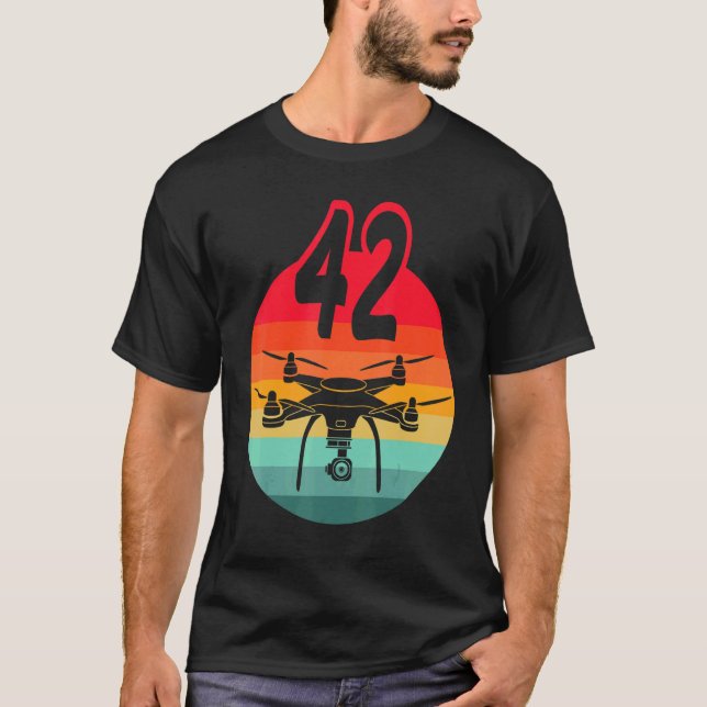 42:a födelsedagstraditionen i Retro-fjärrkontroll  T Shirt (Framsida)