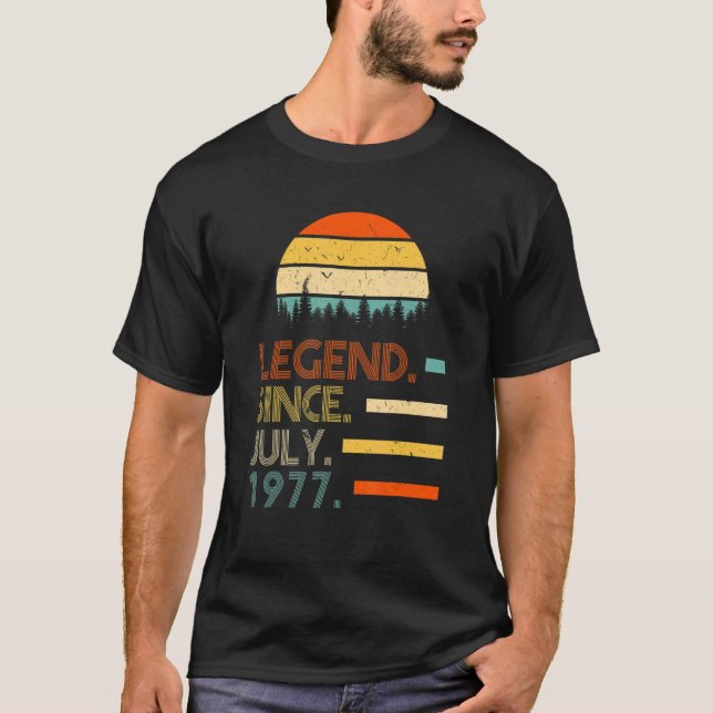 44 år gammal retro Birthday Legend sedan juli 1977 T Shirt (Framsida)