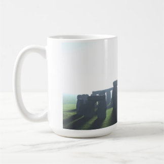 44 oz mug with "Stonehenge in the Mist" image Kaffemugg