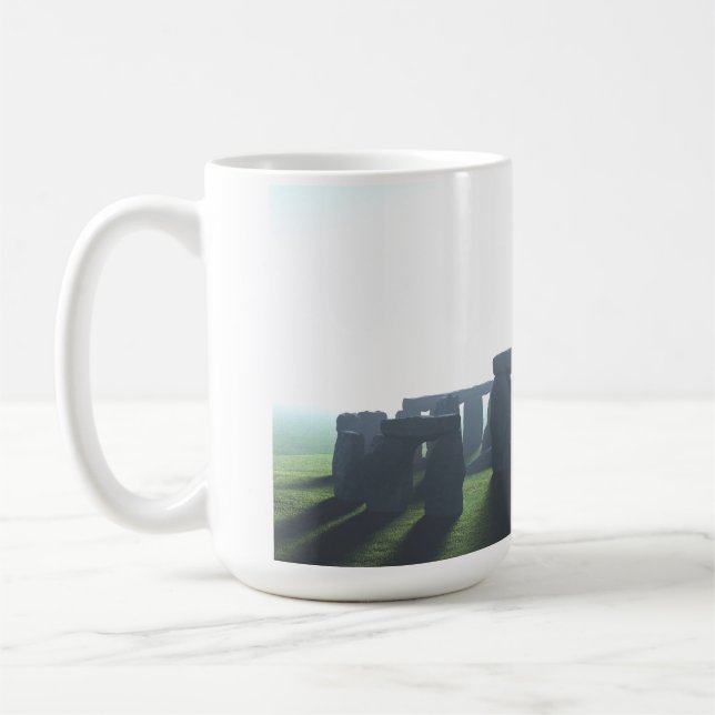 44 oz mug with "Stonehenge in the Mist" image Kaffemugg (Vänster)