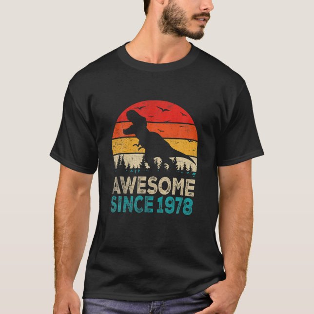 44Th Birthday Dinosaur 44 Year Old Awesome Since 1 T Shirt (Framsida)