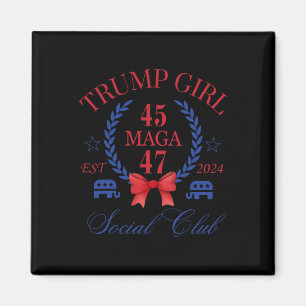 45 47 Maga Est 2024 Social Klubb Lycklig 4:e Magnet