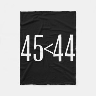 45 är mindre än 44 Roligt anti-Trump-present Fleecefilt