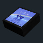 45-årsjubiléet Sapphire Hearts Minnesask<br><div class="desc">En söt 3d-bild av safirhjärtan flytande på vatten under regnbåge,  med anpassade text.</div>