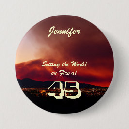 45:e födelsedag med världen på brandknappen knapp
