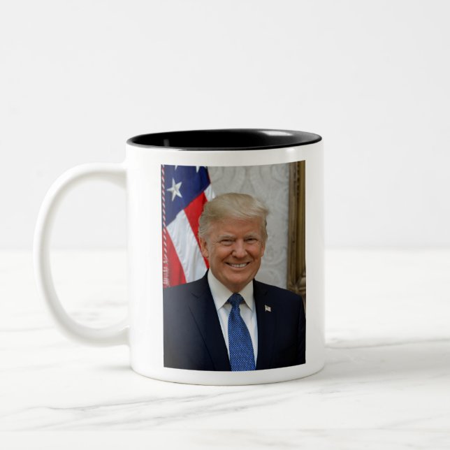 45 president Donald Trump Två-Tonad Mugg (Vänster)