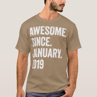 4 år Fantastisk sedan januari 2019 4e födelsedagen T Shirt