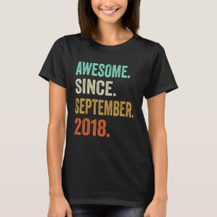 4-årig gåva Fantastisk sedan september 2018 4:e år T Shirt