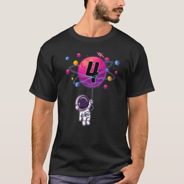 4 års gammal födelsedagspojke Astronaut 4e födelse T Shirt (Framsida)