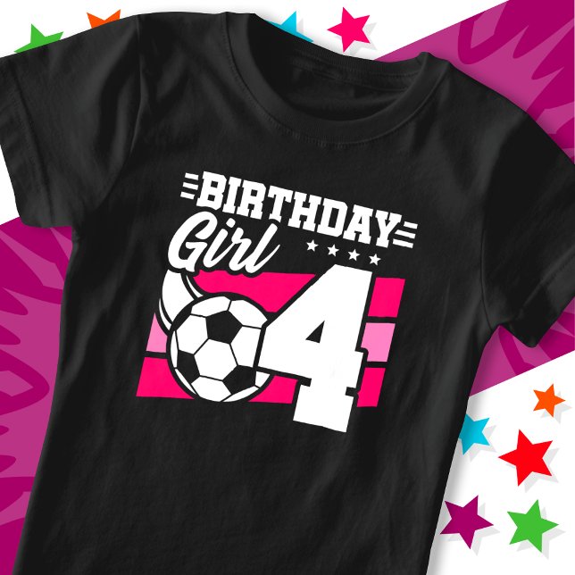 4 års gammal fotbollsflicka i Party 4e födelsedage T Shirt (Skapare uppladdad)
