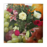 4:e Bröllop-årsdagen för frukt och blommor Kakelplatta<br><div class="desc">Den här färgstarka keramiska plattan är perfekt som en gåva till en fyraårsdag i bröllop. Den har en traditionell design av frukt och blommor,  som skulle vara härlig kombinerad med ett passande kort.</div>