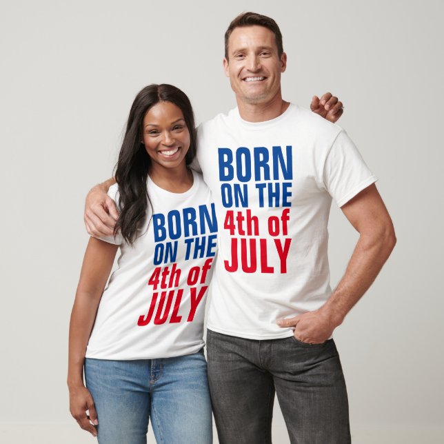 4:e JULI BIRTHDAY T-shirts, FÖDD DEN 4:e T Shirt (Unisex)