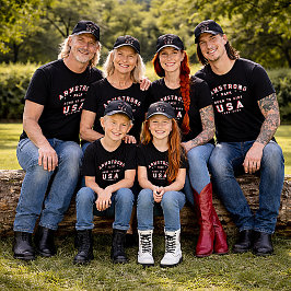 4:e Juli Familjefoton Född att rida Röd Anpassad T Shirt