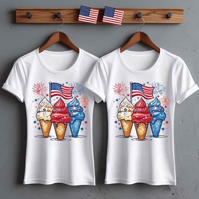 4:e juli Ice Cream USA flagga Kvinnors T-Shirt (Skapare uppladdad)