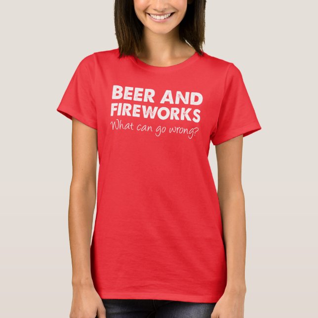 4:e juli, öl och Fireworks roligt T Shirt (Framsida)