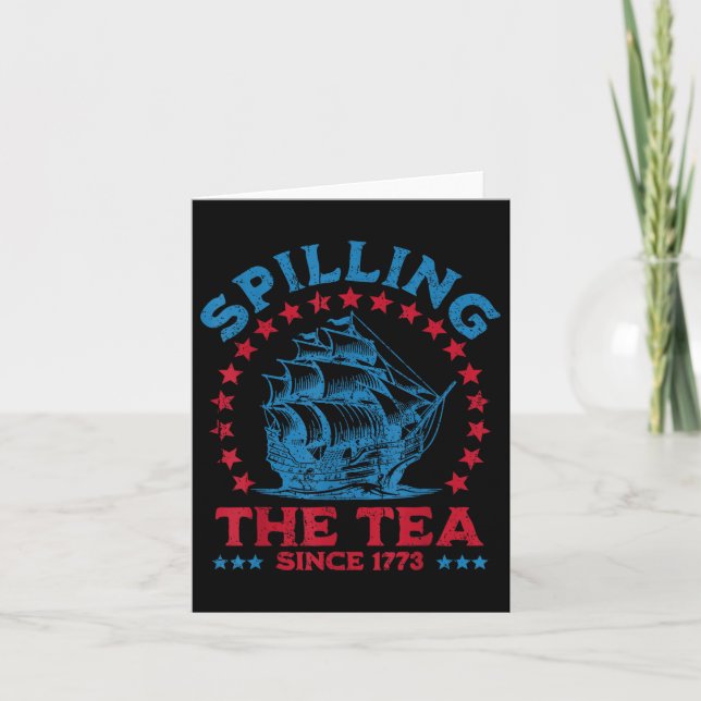 4:e juli: Spilling the Tea sedan 1773 Lustigt Retr Kort (Framsida)