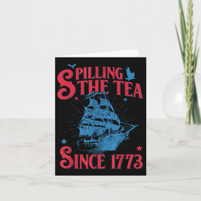 4:e juli: Spilling the Tea sedan 1773 Lustigt Retr Kort (Framsida)