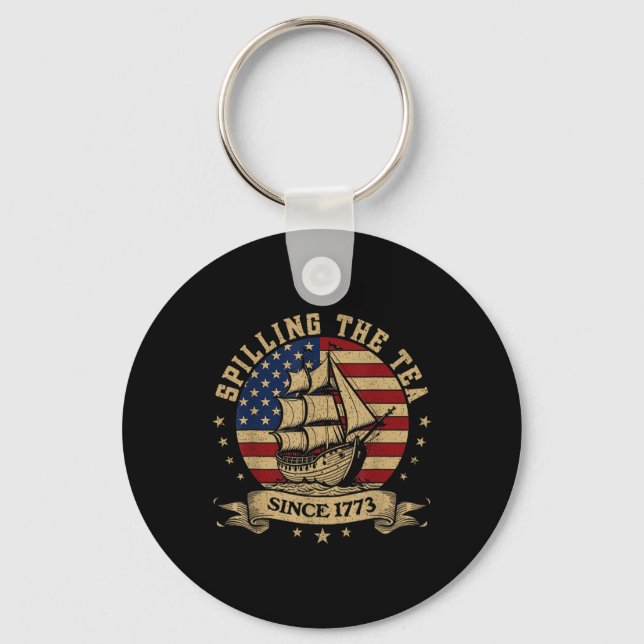 4:e juli: Spilling the Tea sedan 1773 Nyckelring (Framsida)