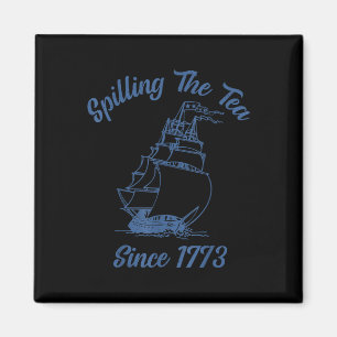 4:e juli Spilling The Tea Sedan 1773 Rolig Retro Magnet