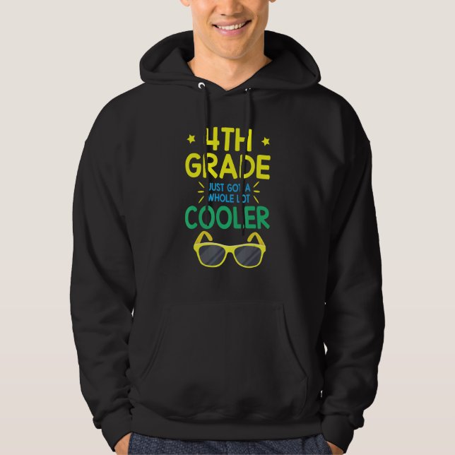 4:e klass har precis blivit mycket coolare Student Hoodie (Framsida)