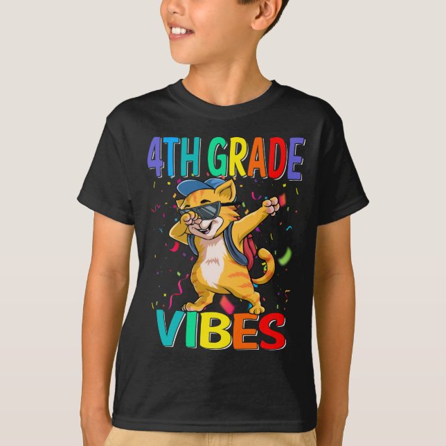 4:e Klass Vibes Cat Back to school T-Shirt (Framsida)