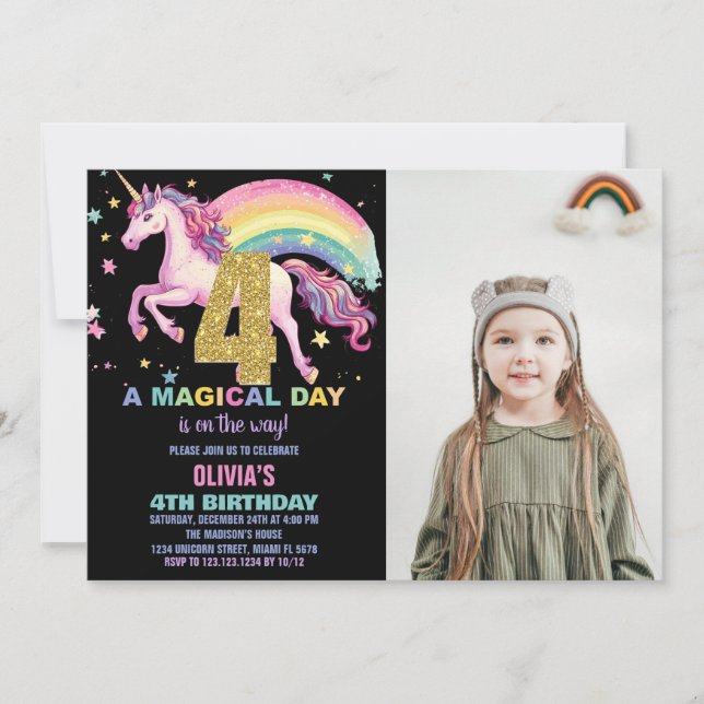 4:e Unicorn Birthday-inbjudan svart med foto Inbjudningar (Framsida)