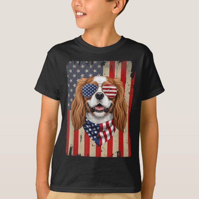 4 juli Cavalier King Charles Spaniel Hund T Shirt (Framsida)