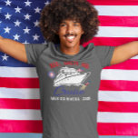 4 juli Independence day Cruise T Shirt<br><div class="desc">Den här designen kan vara personlig i det område som tillhandahålls genom att ändra fotot och/eller text. Du kan också anpassa den genom att klicka på Anpassa den här mallen och sedan välja klicka för att anpassa ytterligare alternativ och ta bort eller ändra färg i bakgrunden, lägga till text, ändra...</div>