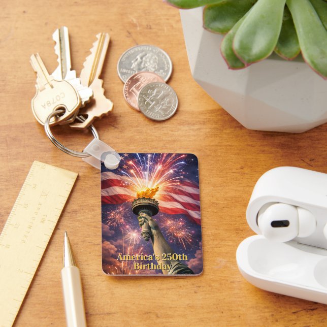 4 juli Liberty Torch fyrverkerier USA 250-årsjubil Nyckelring (Skrivbord)