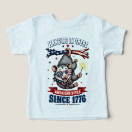 4 juli Opossum Hängande Småbarn T-shirt