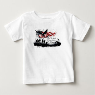 4 juli patriotisk konst med flagga och soldater t shirt